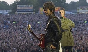 brothers Noel-and-Liam-Gallagher.jpg
